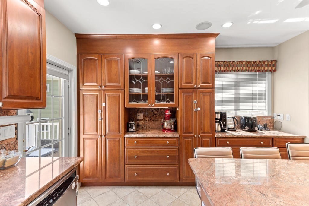 296 College Farm Road Waltham, MA 02451 - Photo 6 of 27