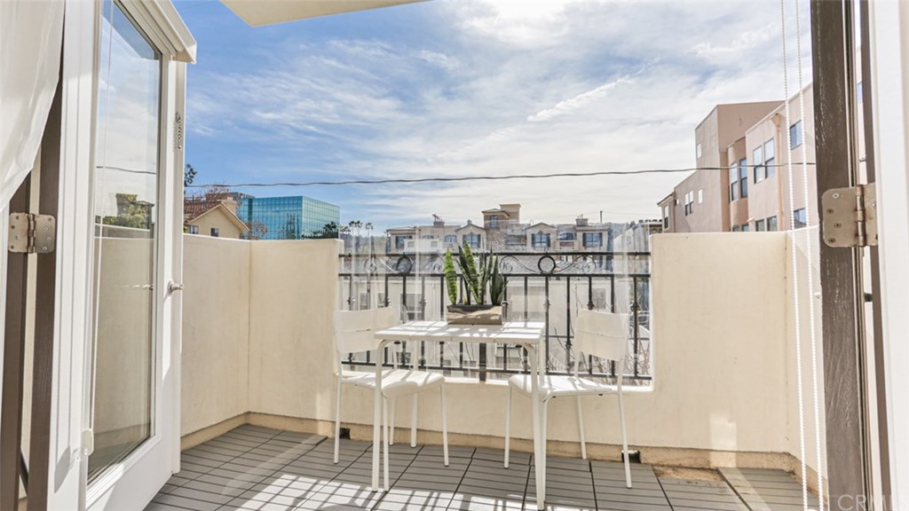 12020 Guerin Street, Unit 303 Studio City, CA 91604 - Photo 13 of 33