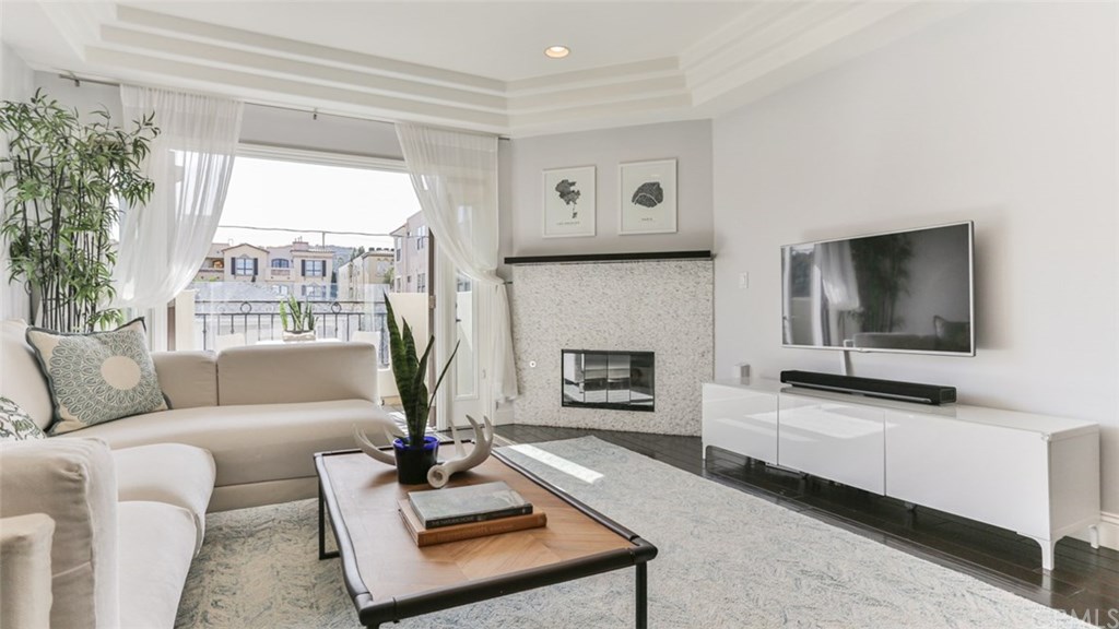 12020 Guerin Street, Unit 303 Studio City, CA 91604 - Photo 6 of 33