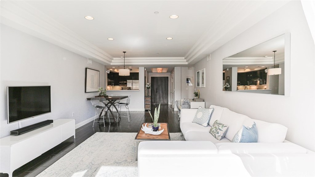 12020 Guerin Street, Unit 303 Studio City, CA 91604 - Photo 7 of 33