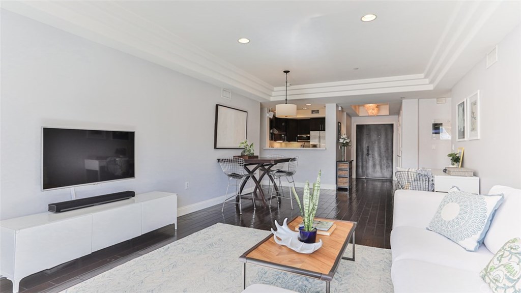 12020 Guerin Street, Unit 303 Studio City, CA 91604 - Photo 8 of 33