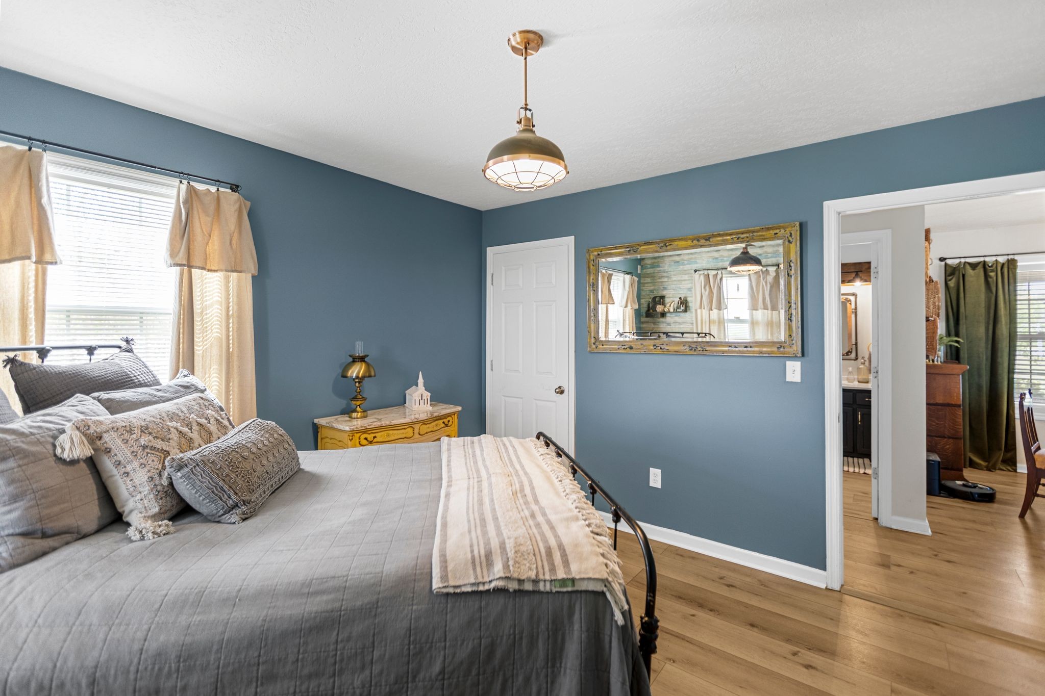106 Edgehill Road Fayetteville, TN 37334 - Photo 26 of 47 a bedroom with bed and window