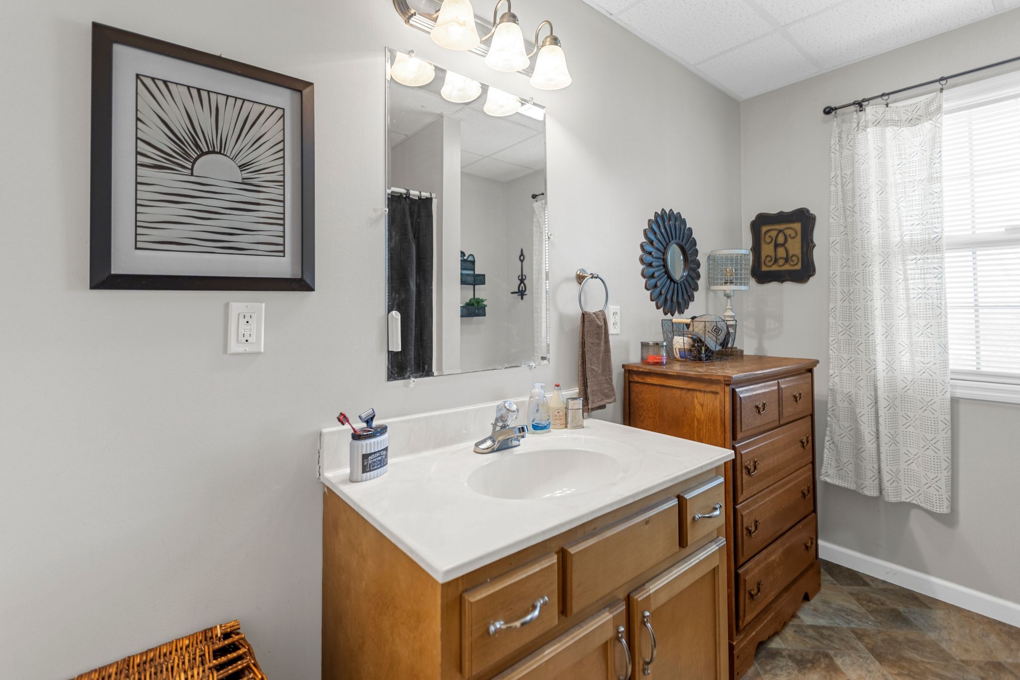 106 Edgehill Road Fayetteville, TN 37334 - Photo 37 of 47 a bathroom with a sink vanity and a mirror