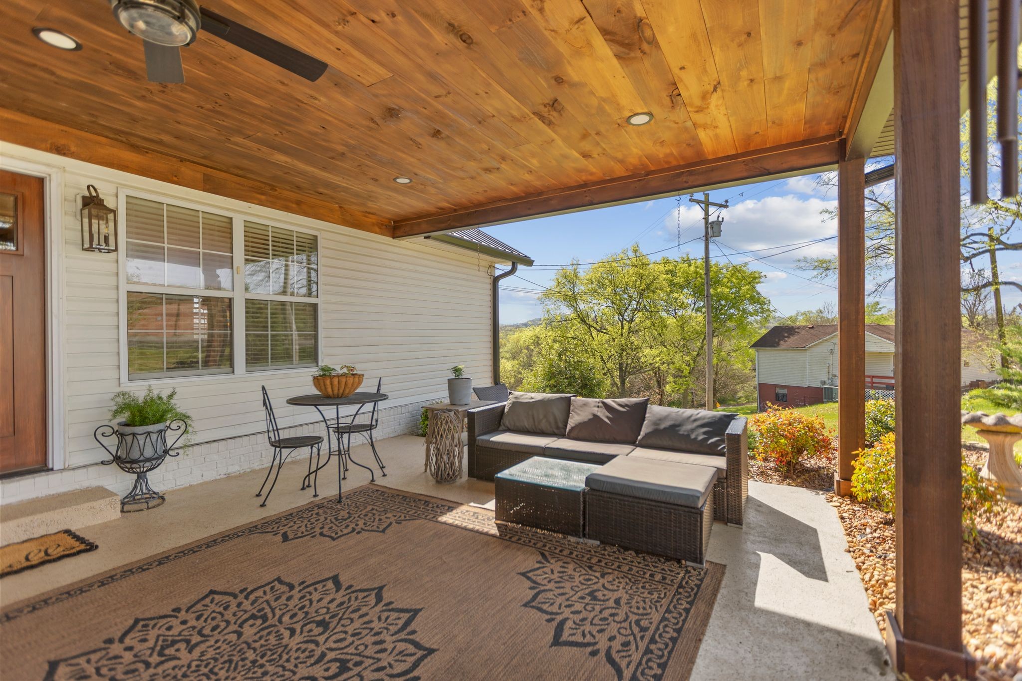 106 Edgehill Road Fayetteville, TN 37334 - Photo 8 of 47 a outdoor living space with furniture and garden view