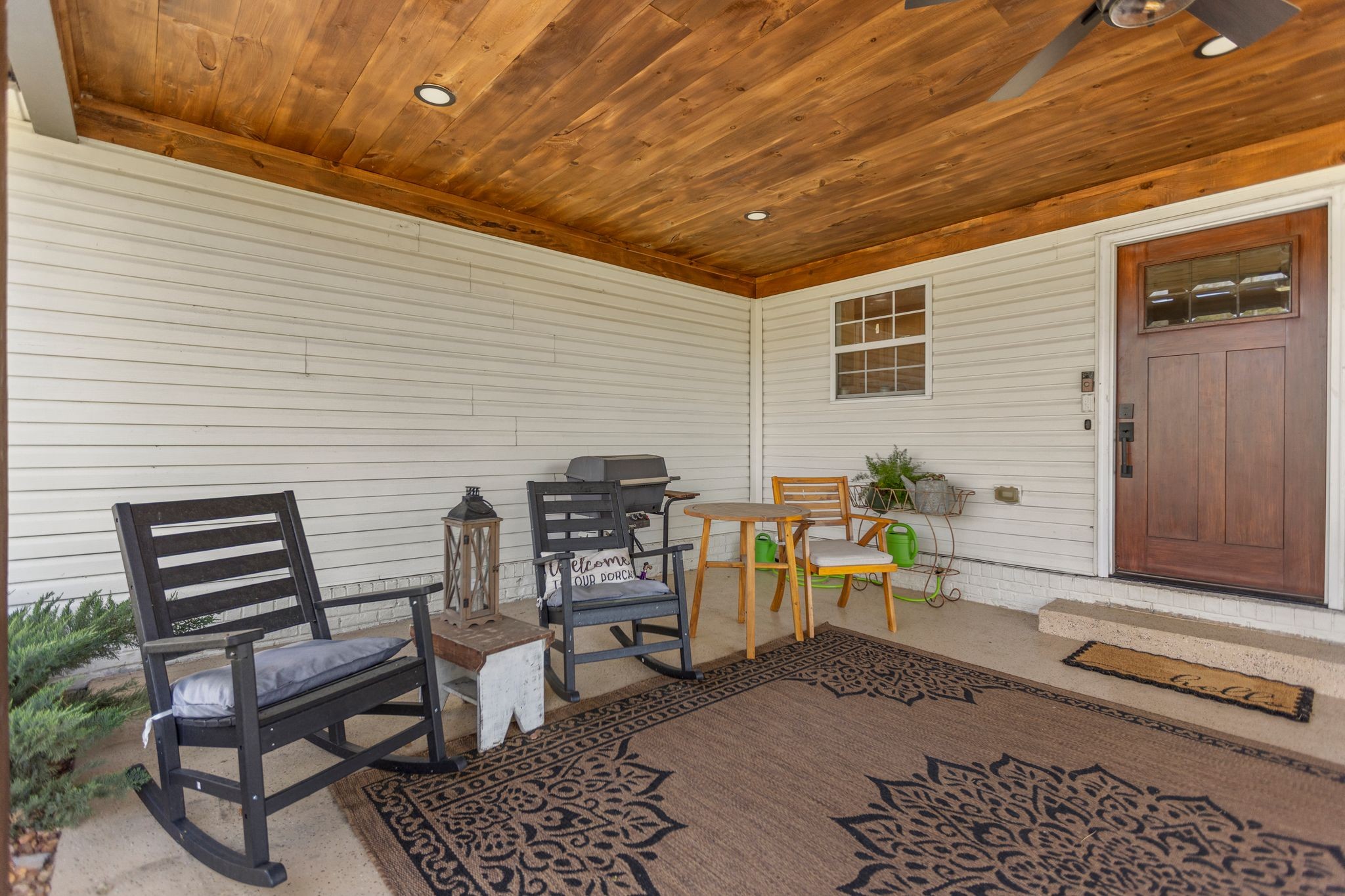 106 Edgehill Road Fayetteville, TN 37334 - Photo 9 of 47 a view of a chairs and table in a patio