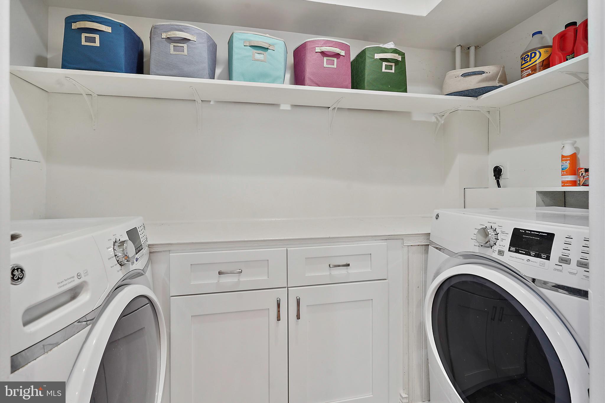 1503 Russell Road Alexandria, VA 22301 - Photo 35 of 39 a utility room with dryer and washer