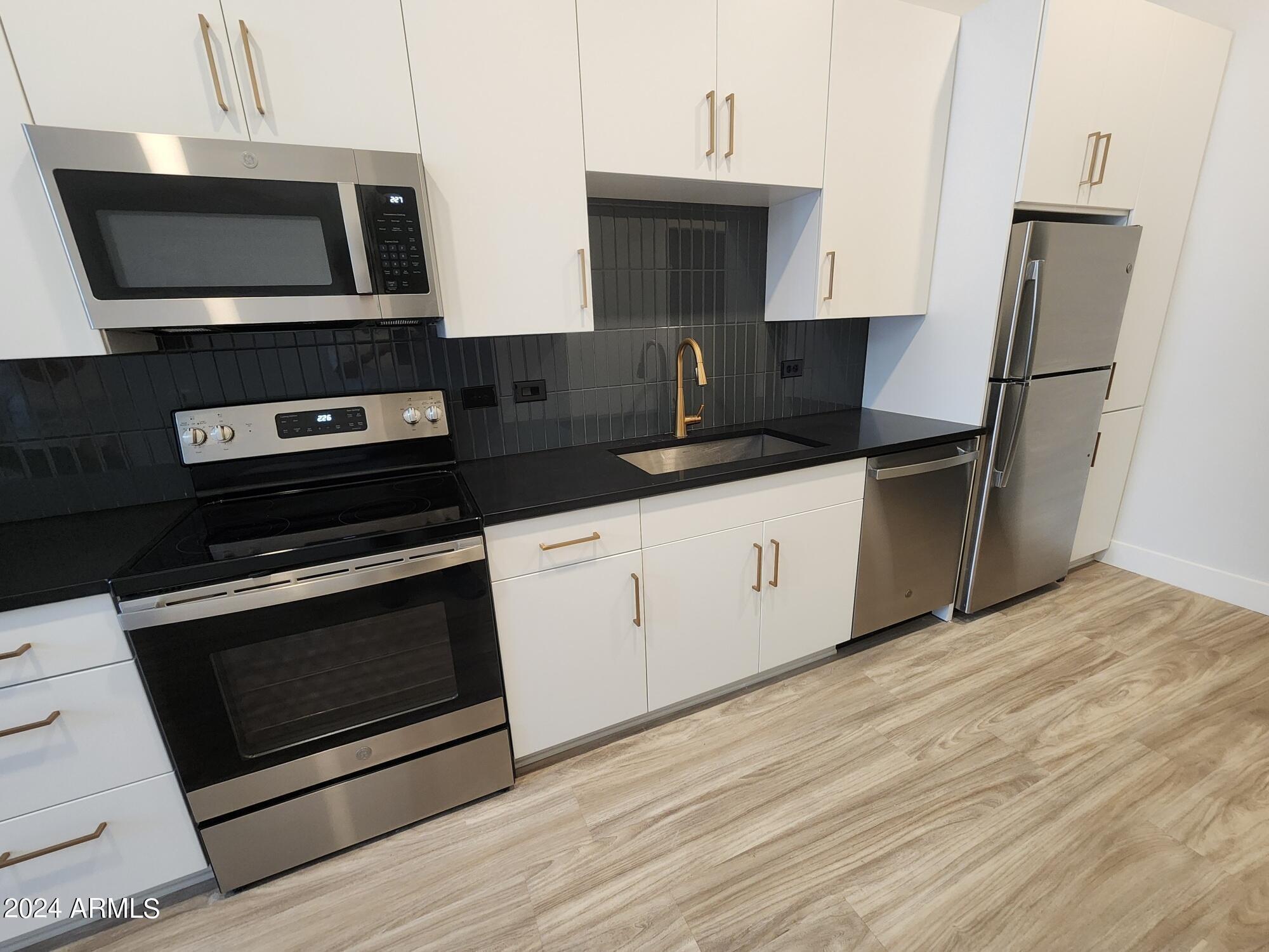 1727 East Pecos Road, Unit S4 Gilbert, AZ 85295 - Photo 4 of 24 Kitchen