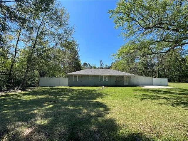 $1,800 | 29272 Erindale Drive, Lacombe, LA 70445