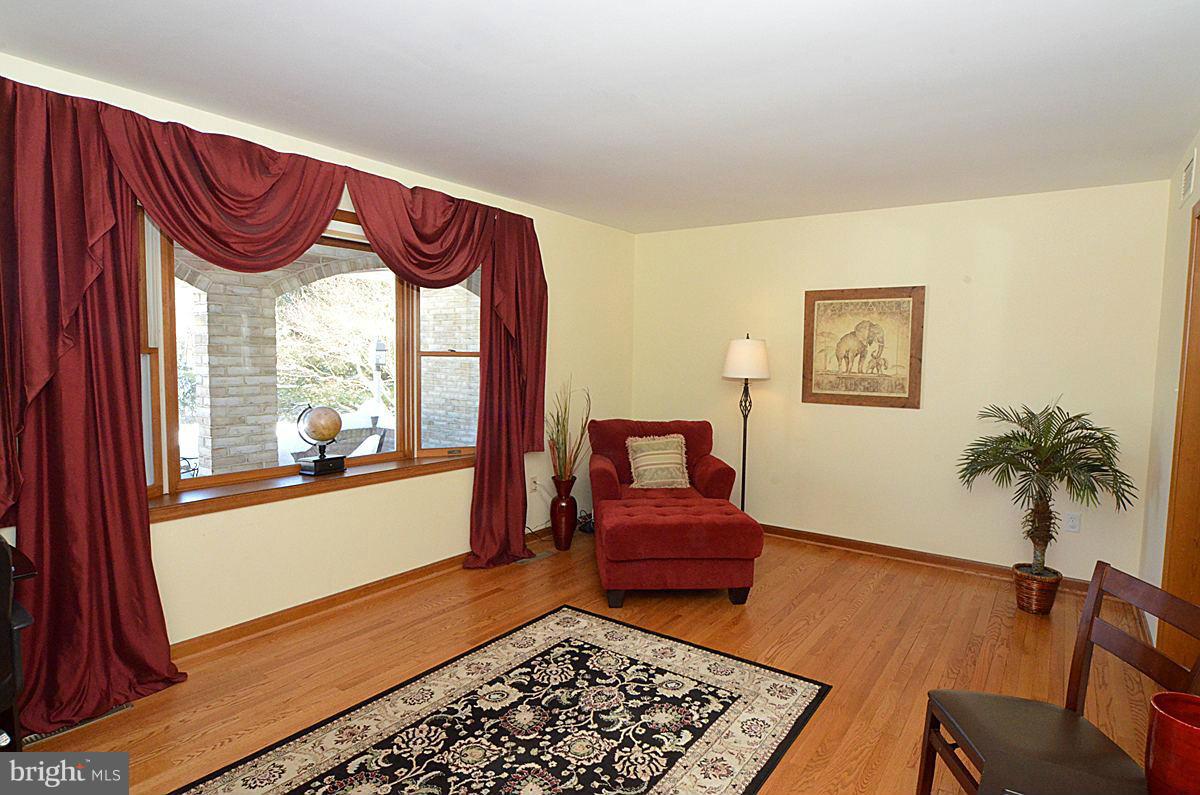7900 Bennett Branch Road Mount Airy, MD 21771 - Photo 11 of 30 a very nice looking room with a large window
