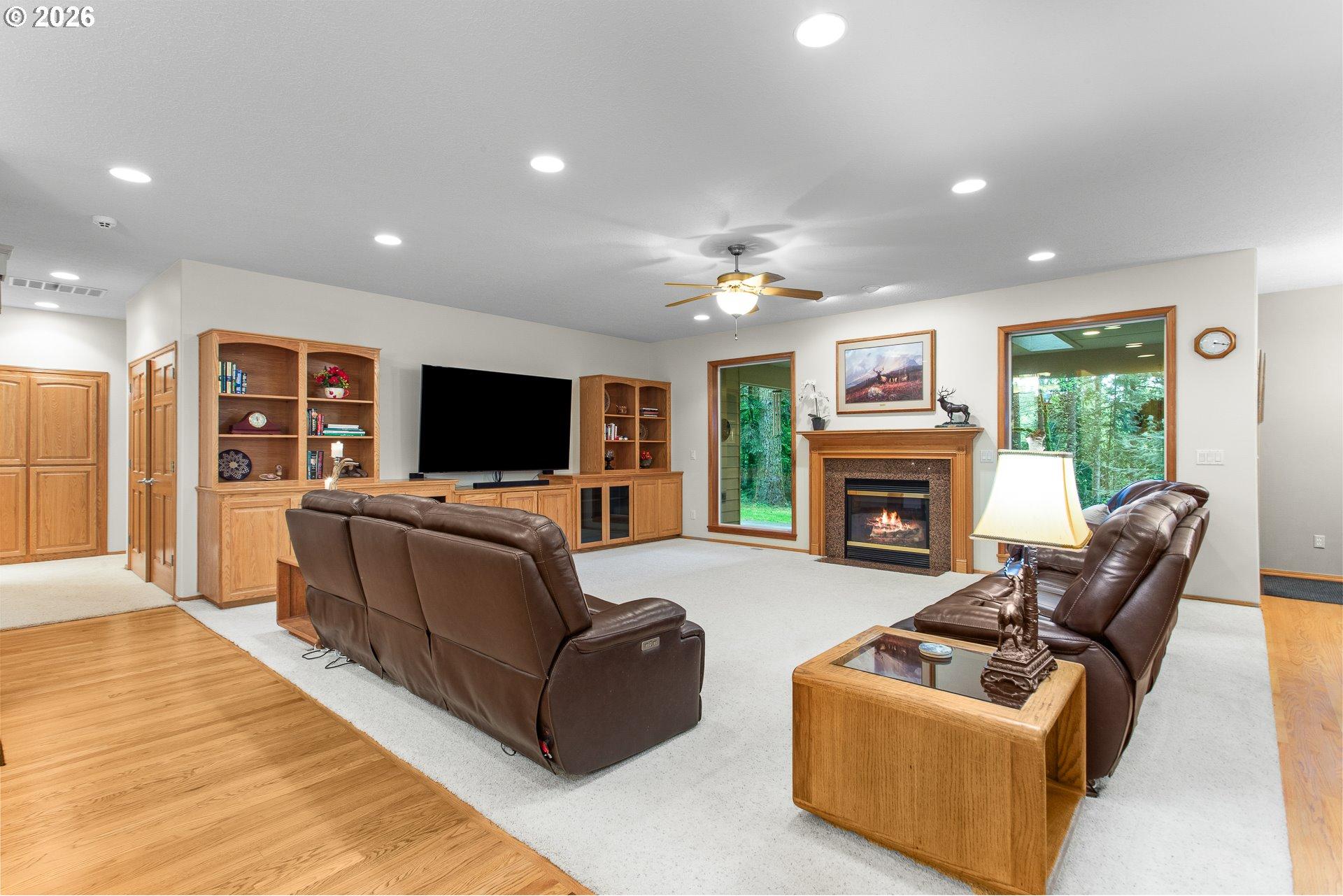 9920 Southeast Bull Run Road Corbett, OR 97019 - Photo 11 of 48 Living Room