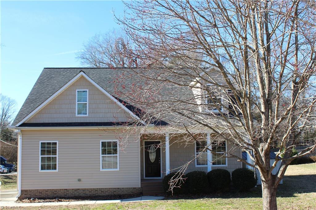 8201 Mapleway Lane, Greensboro, NC 27455 Compass