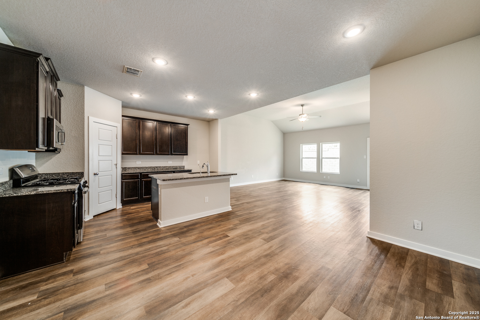 9014 Tennant Lane Converse, TX 78109 - Photo 13 of 29