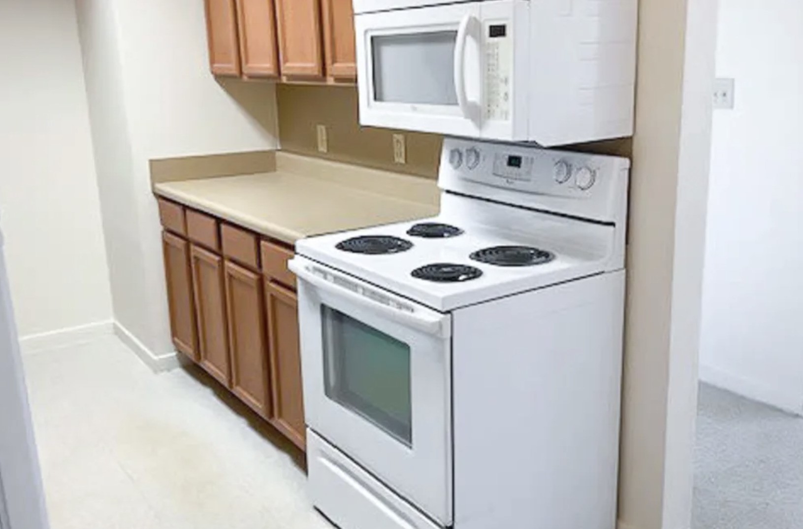 1 Countryside Drive Markle, IN 46770 - Photo 3 of 6 a utility room with dryer and washer