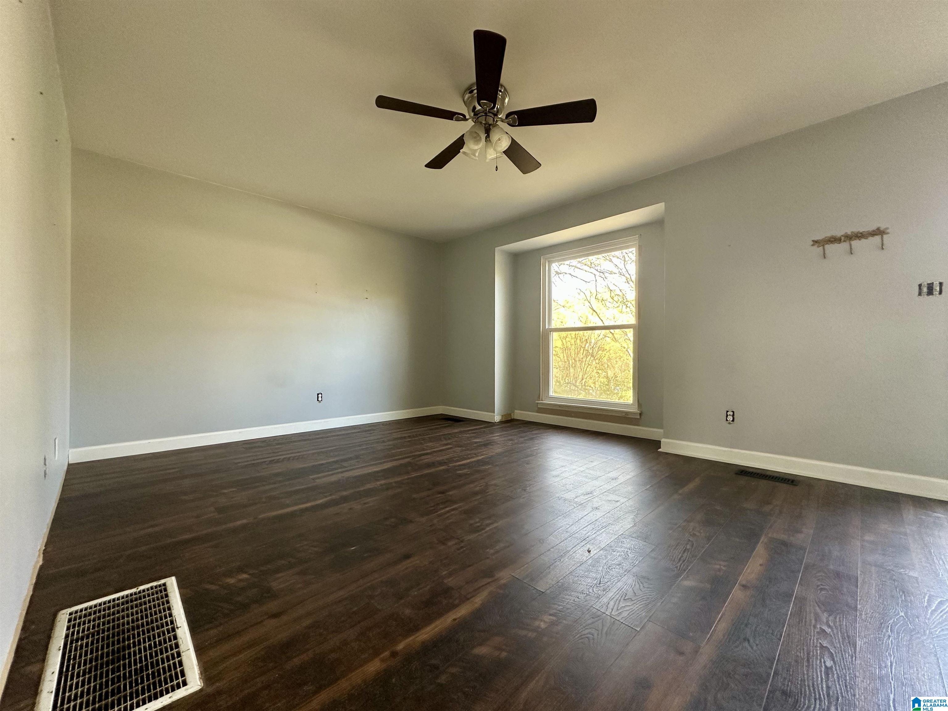 312 Dale Drive Alabaster, AL 35007 - Photo 4 of 18