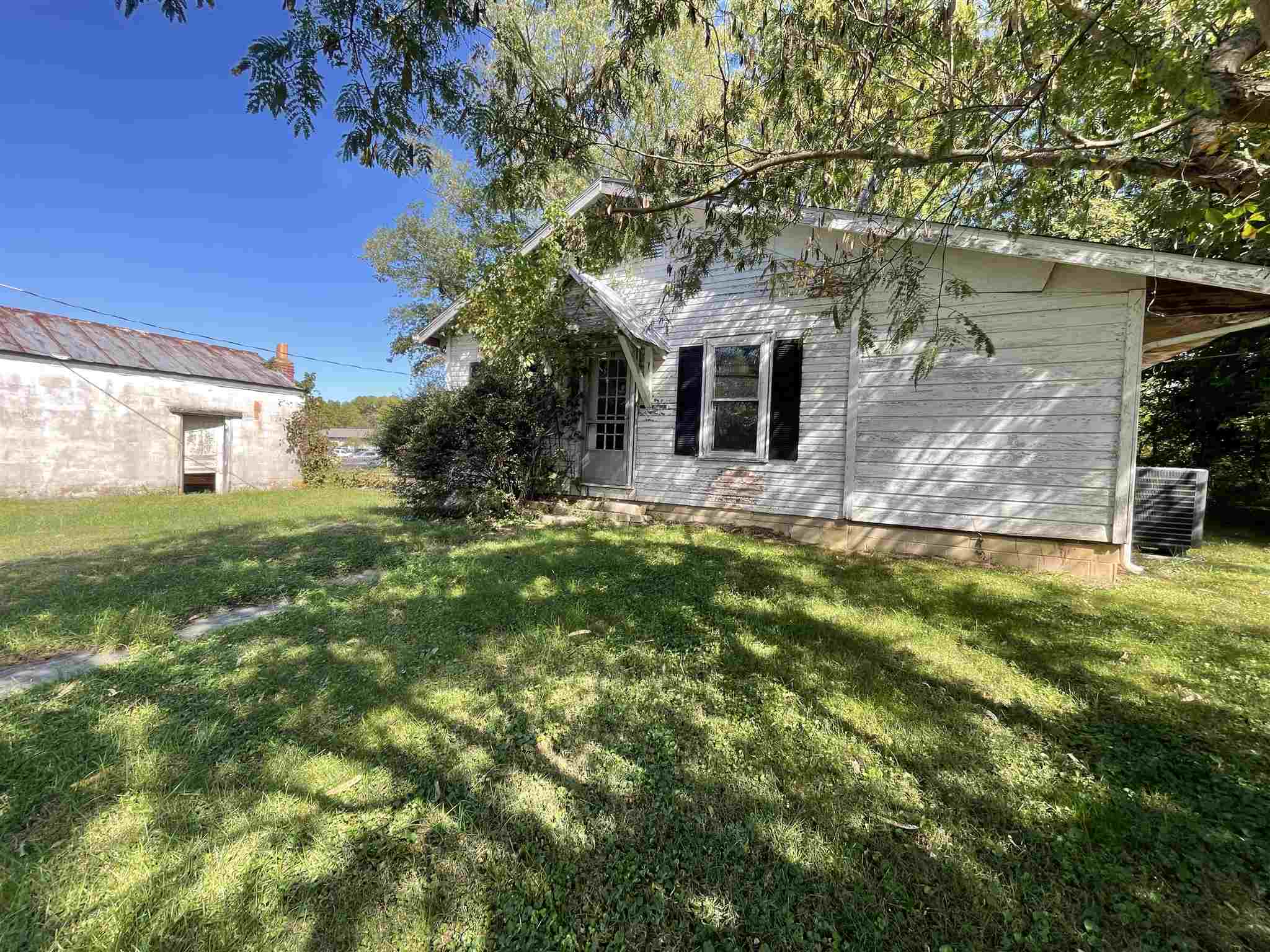 174 Old Farm Road Bedford, IN 47421 - Photo 3 of 7 Gallery Image 3