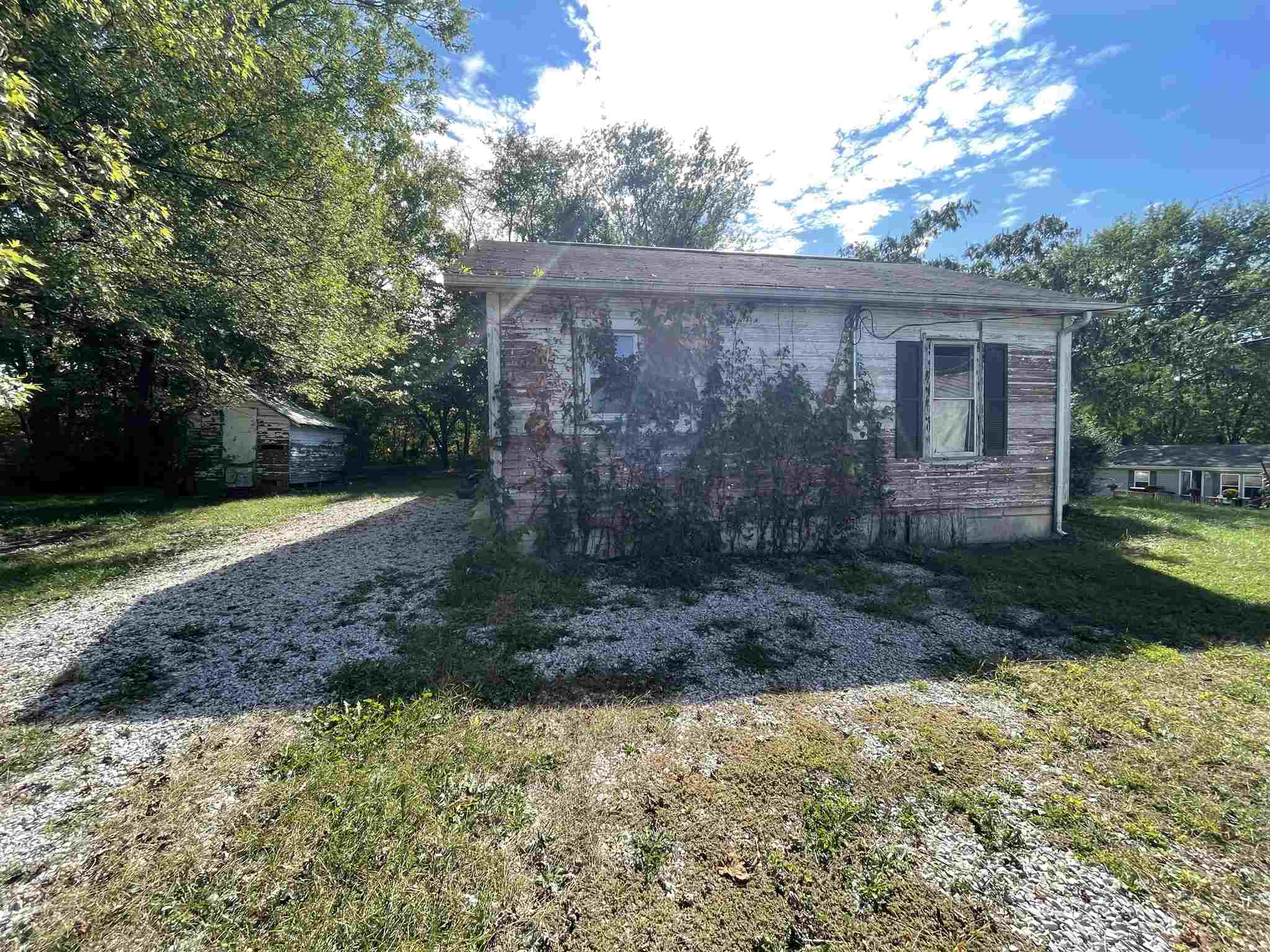 174 Old Farm Road Bedford, IN 47421 - Photo 4 of 7 Gallery Image 4