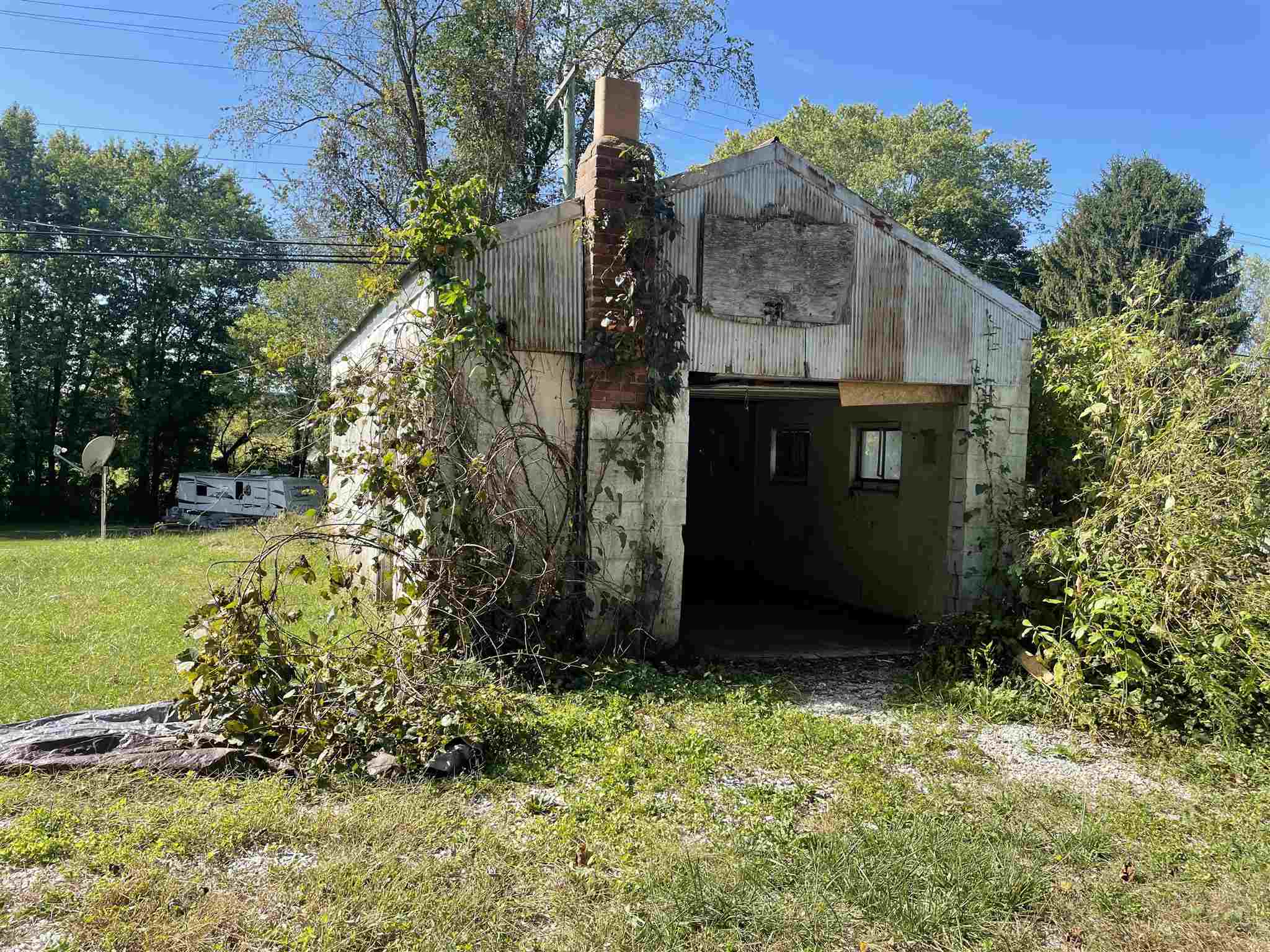 174 Old Farm Road Bedford, IN 47421 - Photo 5 of 7 Gallery Image 5