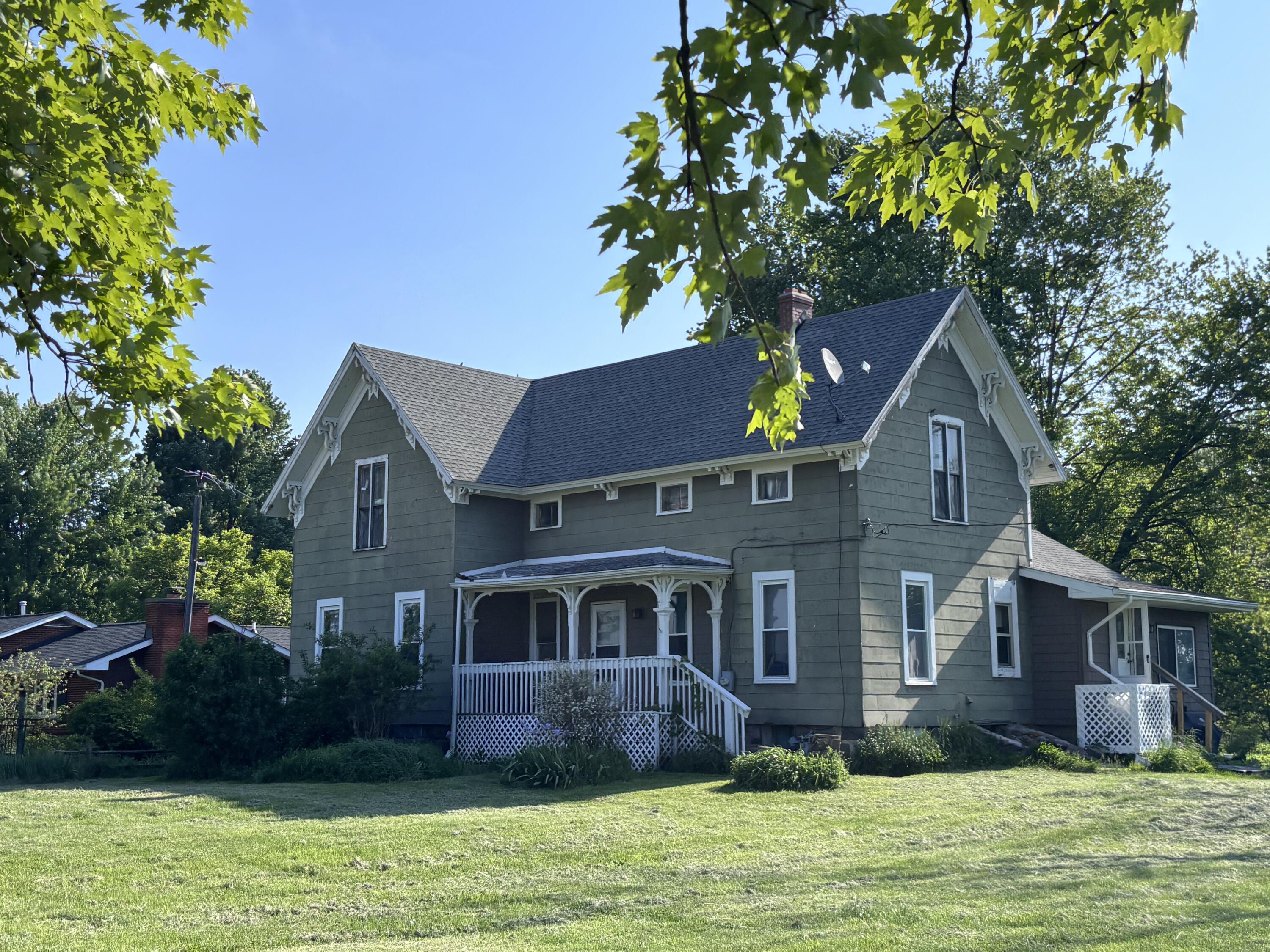 10785 Hitchingham Road Milan, MI 48160 - Photo 2 of 38 IMG_9512