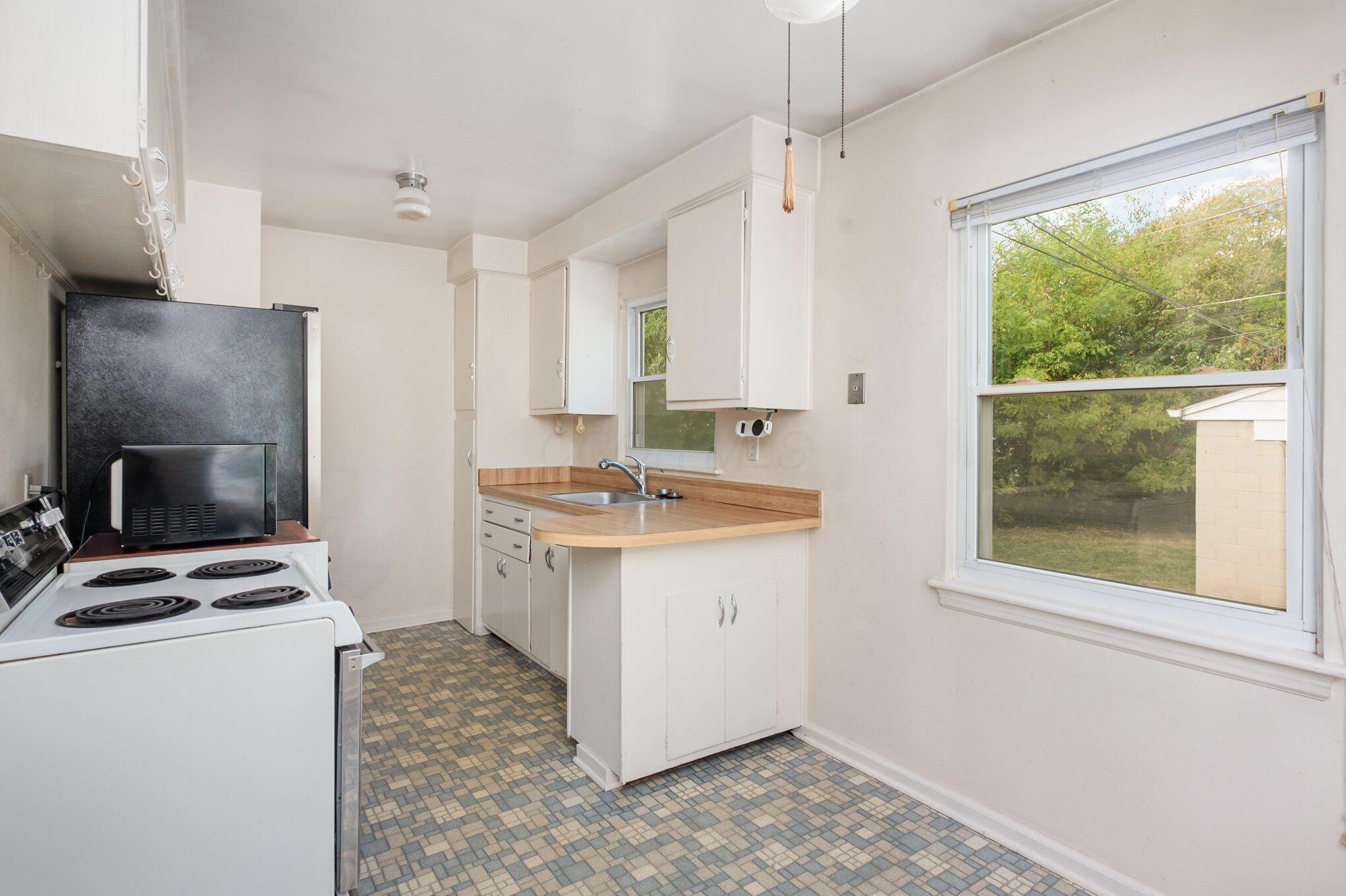 458 Northridge Road Columbus, OH 43214 - Photo 9 of 27 file_891