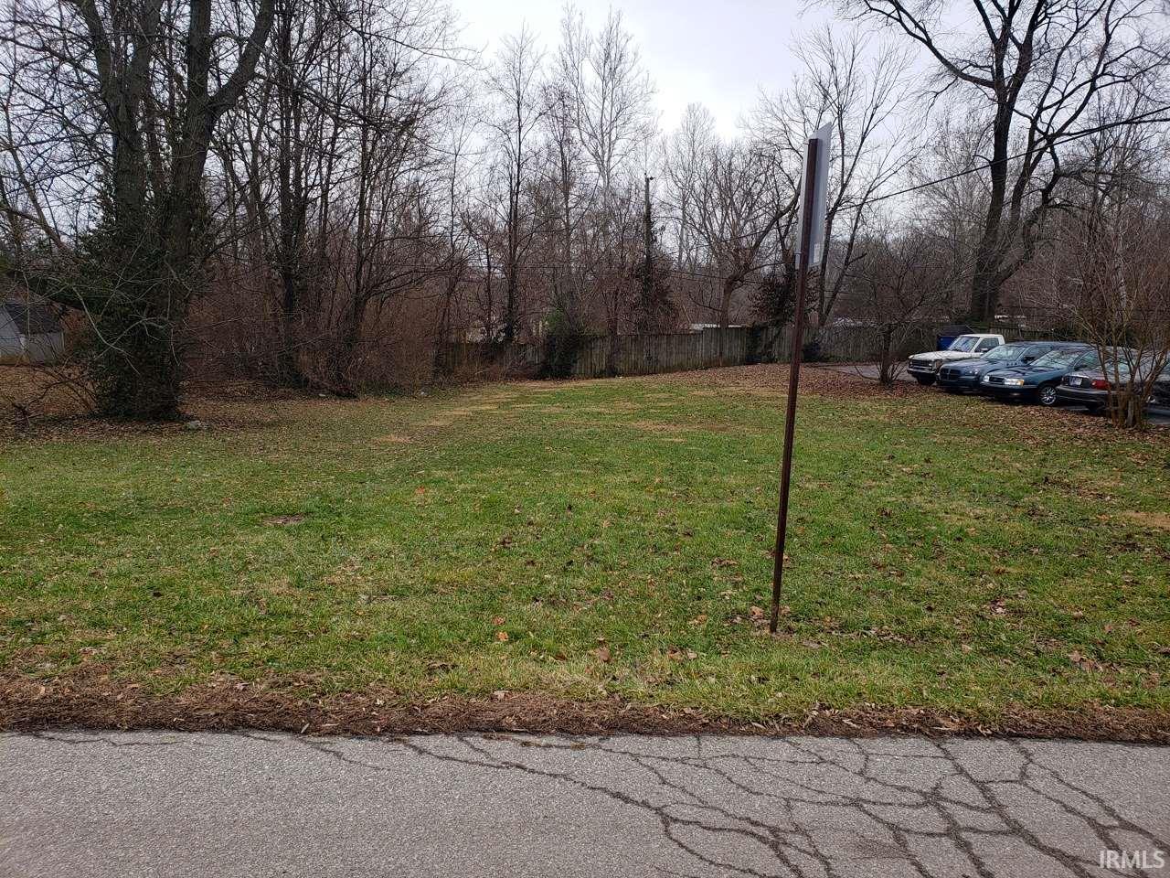 933 West Cascade Avenue Bloomington, IN 47404 - Photo 2 of 7