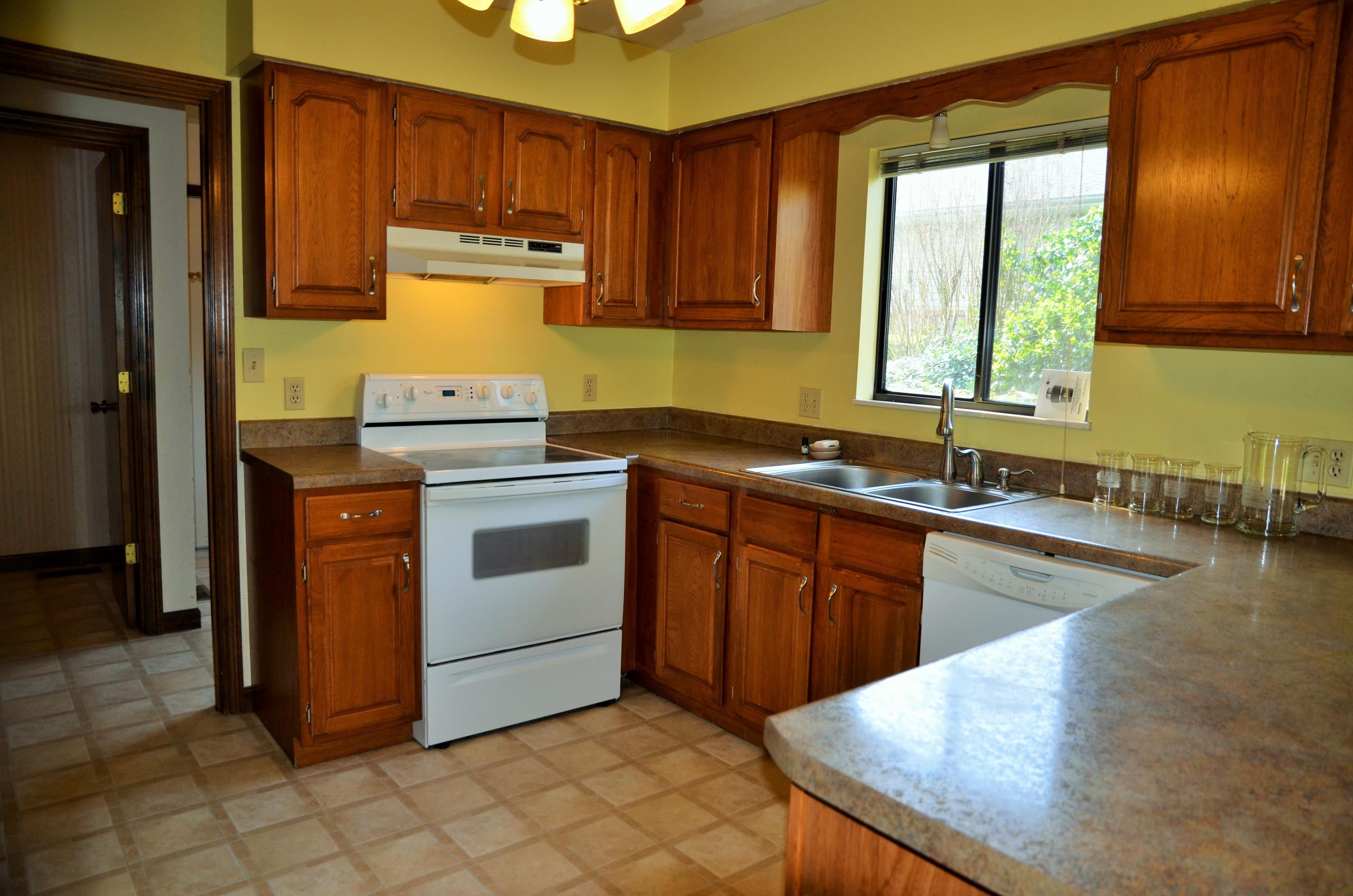 7708 Norwich Road Powell, TN 37849 - Photo 11 of 23 Kitchen1
