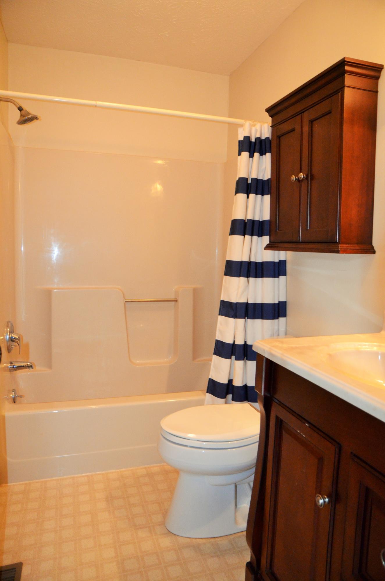 7708 Norwich Road Powell, TN 37849 - Photo 15 of 23 2nd Bathroom
