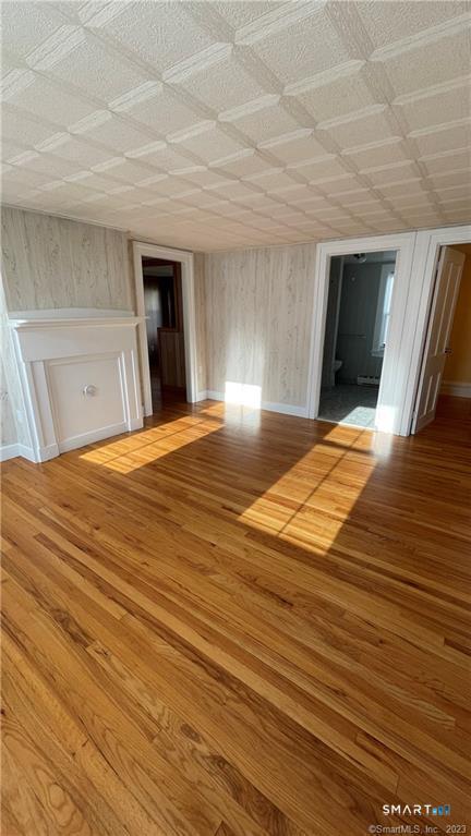 36 Pleasant Street Groton, CT 06340 - Photo 10 of 22 Living Room