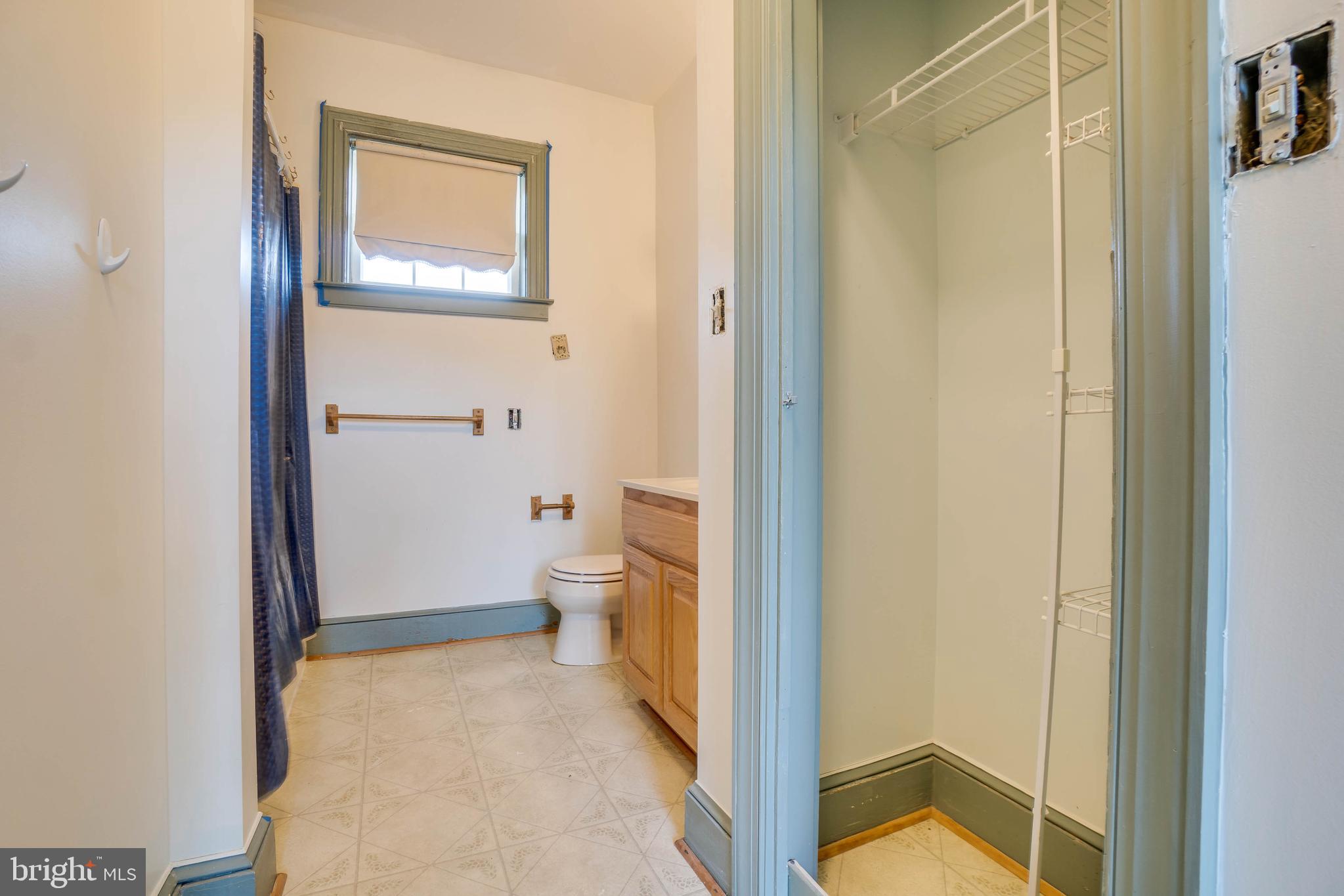 10389 Hanover Church Road King George, VA 22485 - Photo 22 of 29 Upstairs bathroom