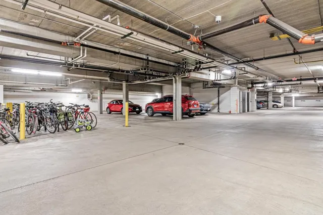 $329,900 | 619 Southeast 8th Street, Unit 409, Minneapolis, MN 55414