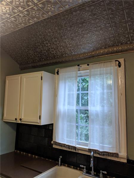 1064 Brinton Road Pittsburgh, PA 15221 - Photo 19 of 24 Gallery Image 19