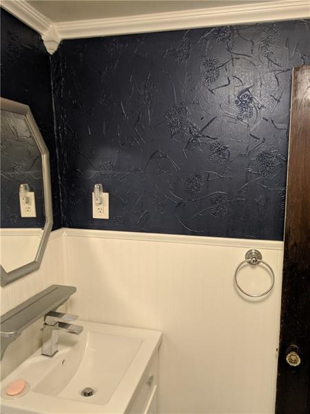 1064 Brinton Road Pittsburgh, PA 15221 - Photo 6 of 24 Gallery Image 6