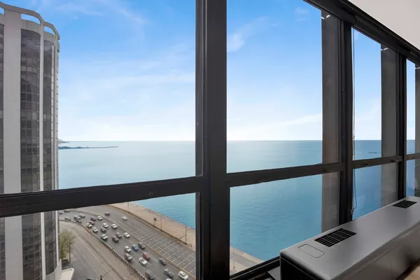 $3,000 | 900 North Lake Shore Drive, Unit 2113, Chicago, IL 60611