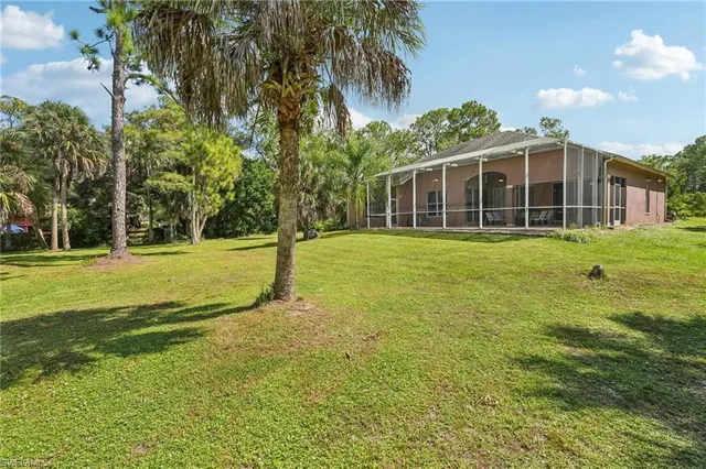 a house view with a outdoor space
