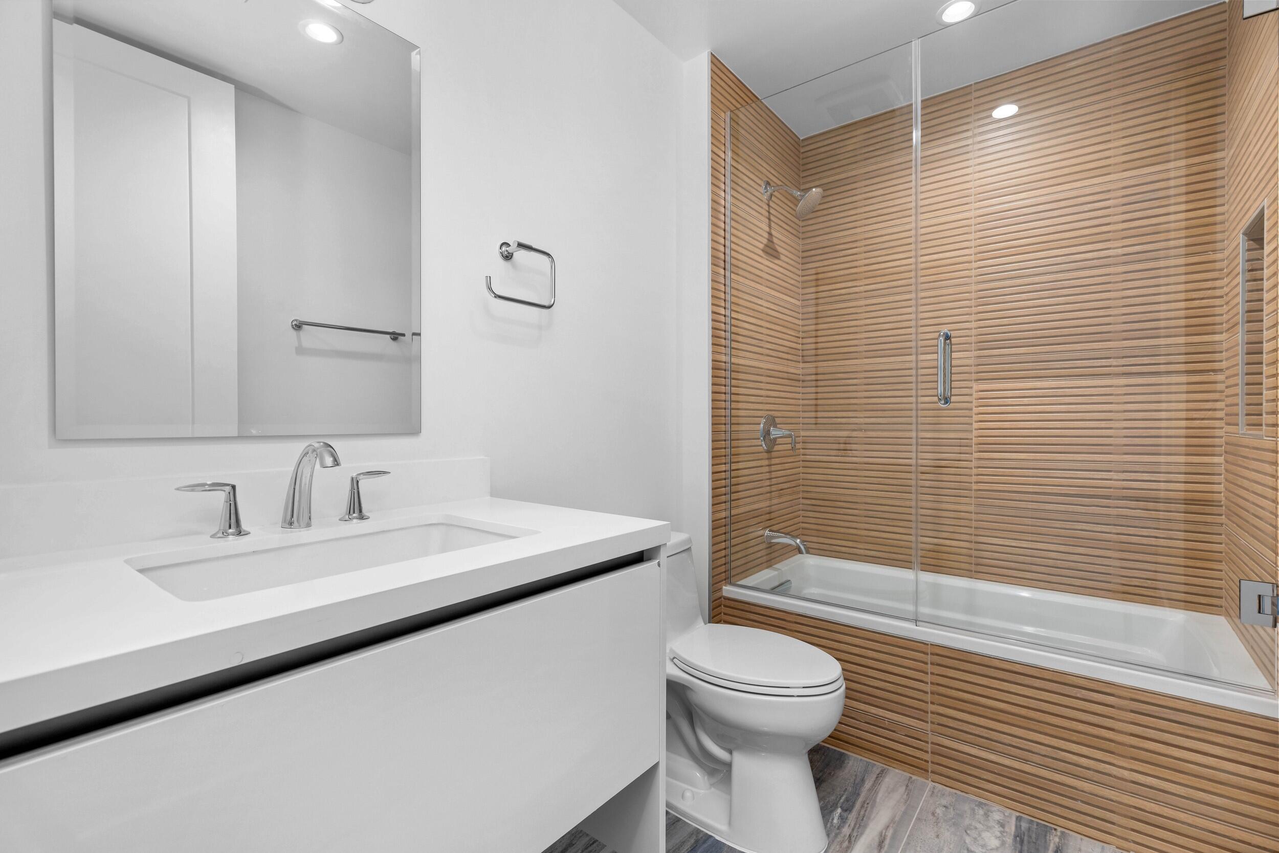 495 East Royal Palm Road, Unit 201 Boca Raton, FL 33432 - Photo 32 of 43 Guest Bath