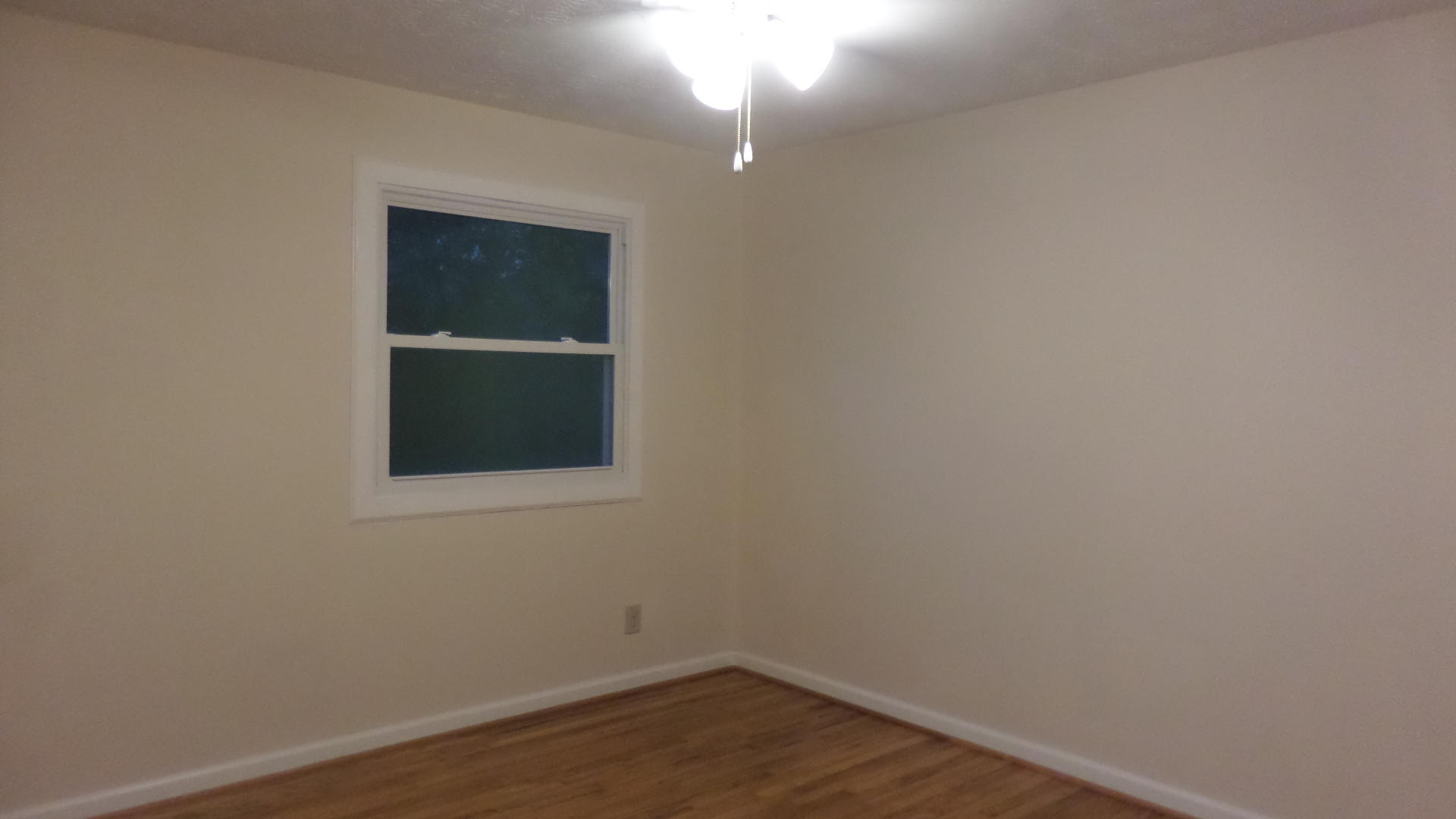 329 East Fairview Road Oak Ridge, TN 37830 - Photo 8 of 21 Master Bedroom