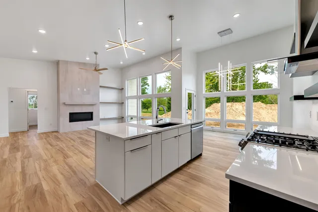 $669,900 | 3644 East Hank Avenue, De Pere, WI 54115