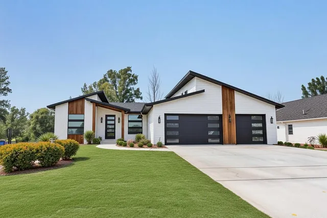 $669,900 | 3644 East Hank Avenue, De Pere, WI 54115