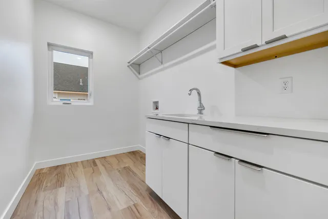 $669,900 | 3644 East Hank Avenue, De Pere, WI 54115