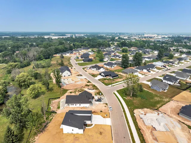 $669,900 | 3644 East Hank Avenue, De Pere, WI 54115