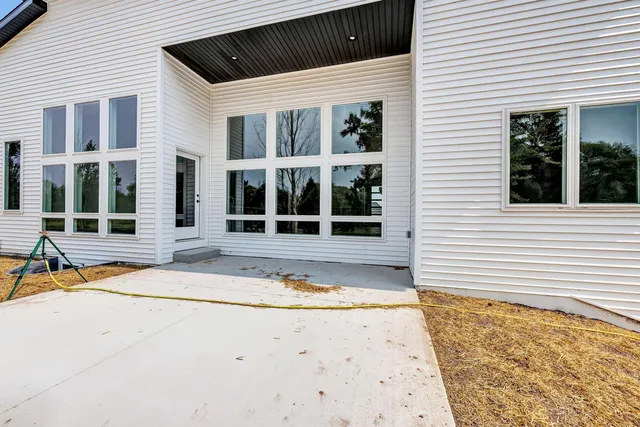 $669,900 | 3644 East Hank Avenue, De Pere, WI 54115