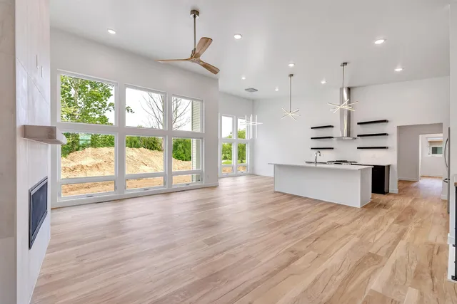 $669,900 | 3644 East Hank Avenue, De Pere, WI 54115