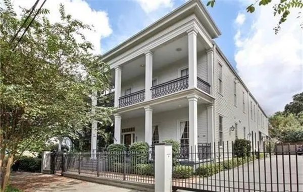 $3,500 | 1446 Camp Street, Unit 201, New Orleans, LA 70130