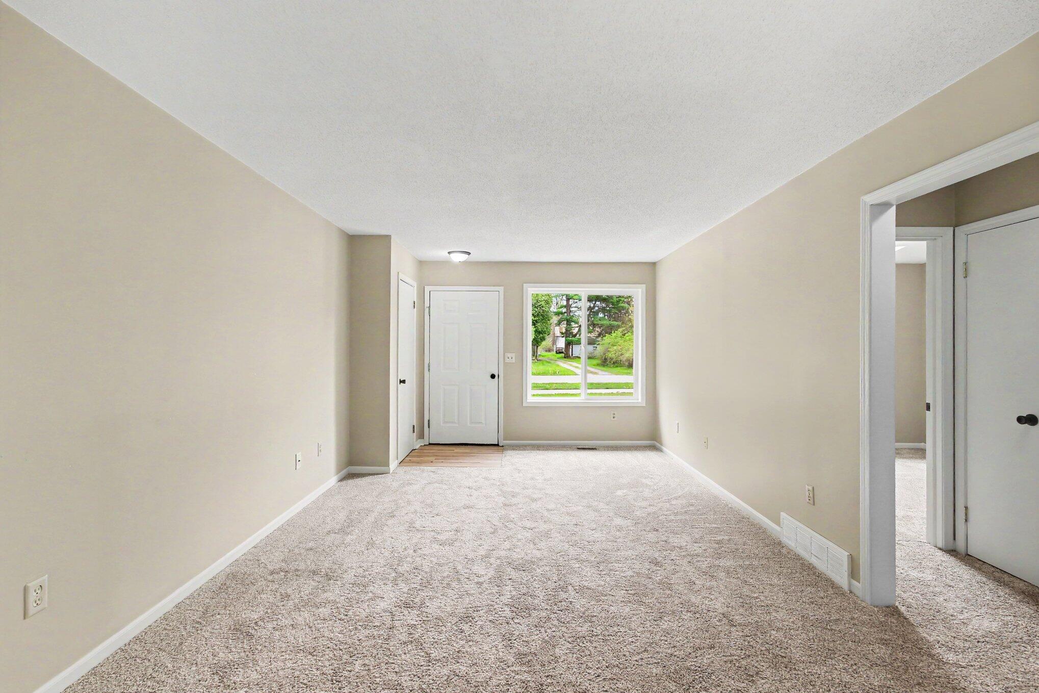 16229 Taft Road Spring Lake, MI 49456 - Photo 10 of 34 010_file_6888