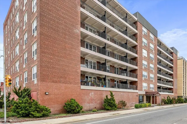$332,000 | 1 East Broadway, Unit 5K, Long Beach, NY 11561