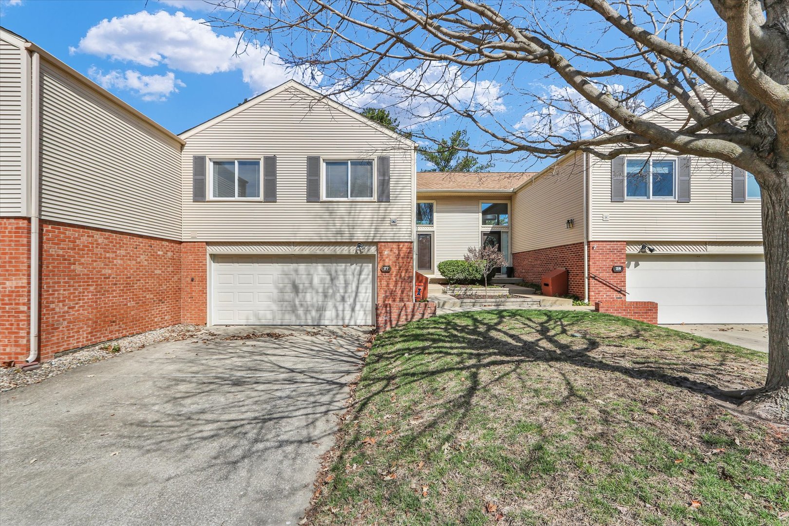 27 Fields East Champaign, IL 61822 - Photo 3 of 31