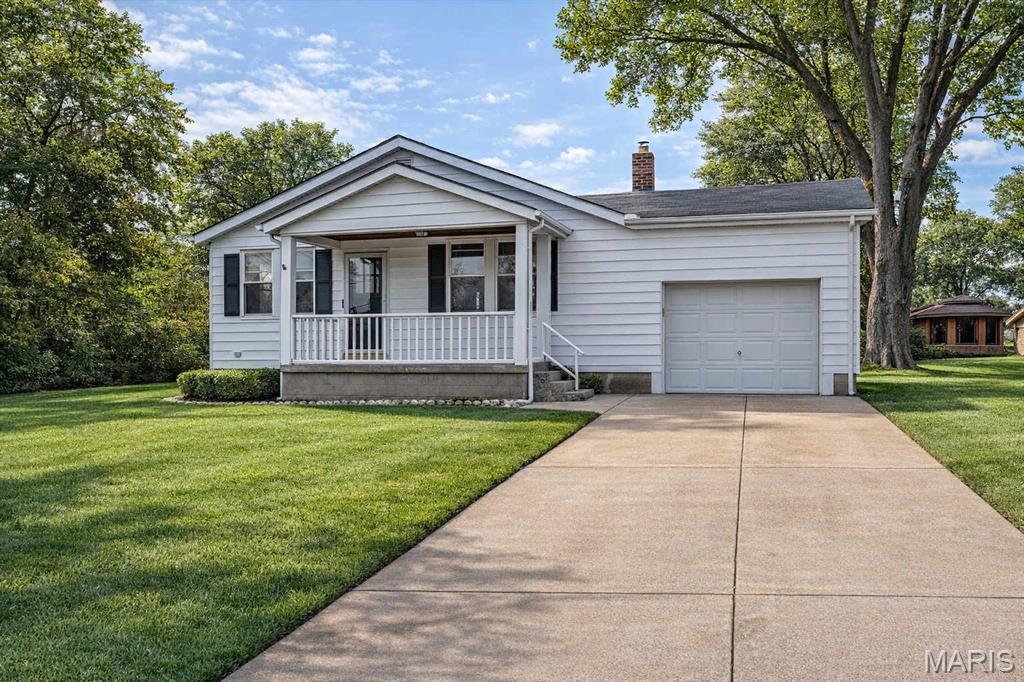 4048 Buckley Road Mehlville, MO 63125 - Photo 1 of 59