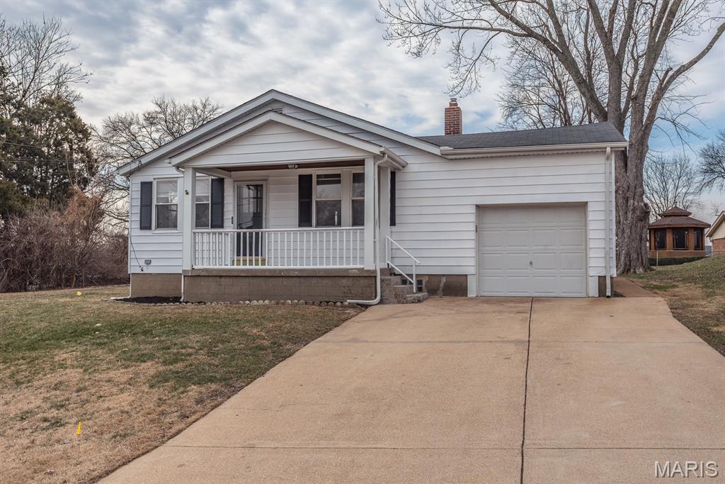 4048 Buckley Road Mehlville, MO 63125 - Photo 2 of 59