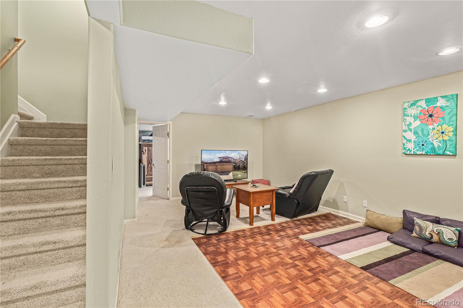 10152 Knoll Circle Highlands Ranch, CO 80130 - Photo 19 of 34 a workspace with furniture