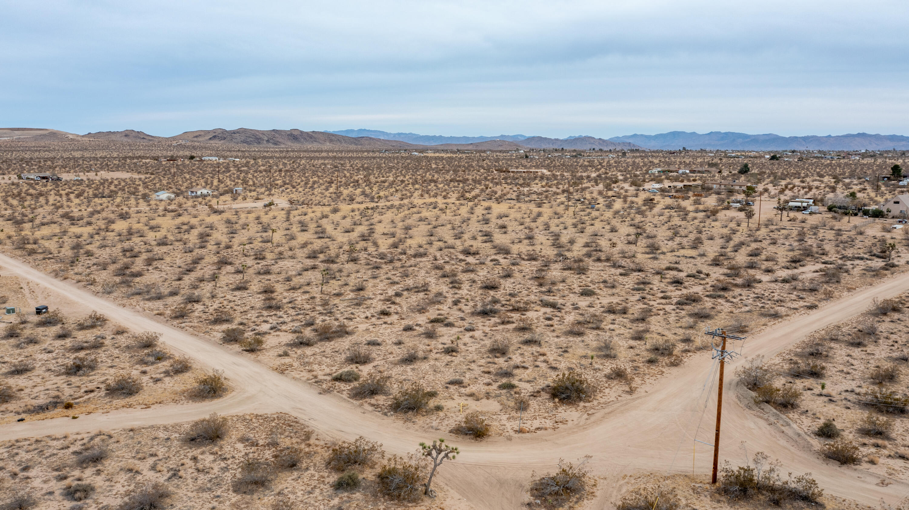 57755 Boo Lane Yucca Valley, CA 92284 - Photo 4 of 13 a view of a city