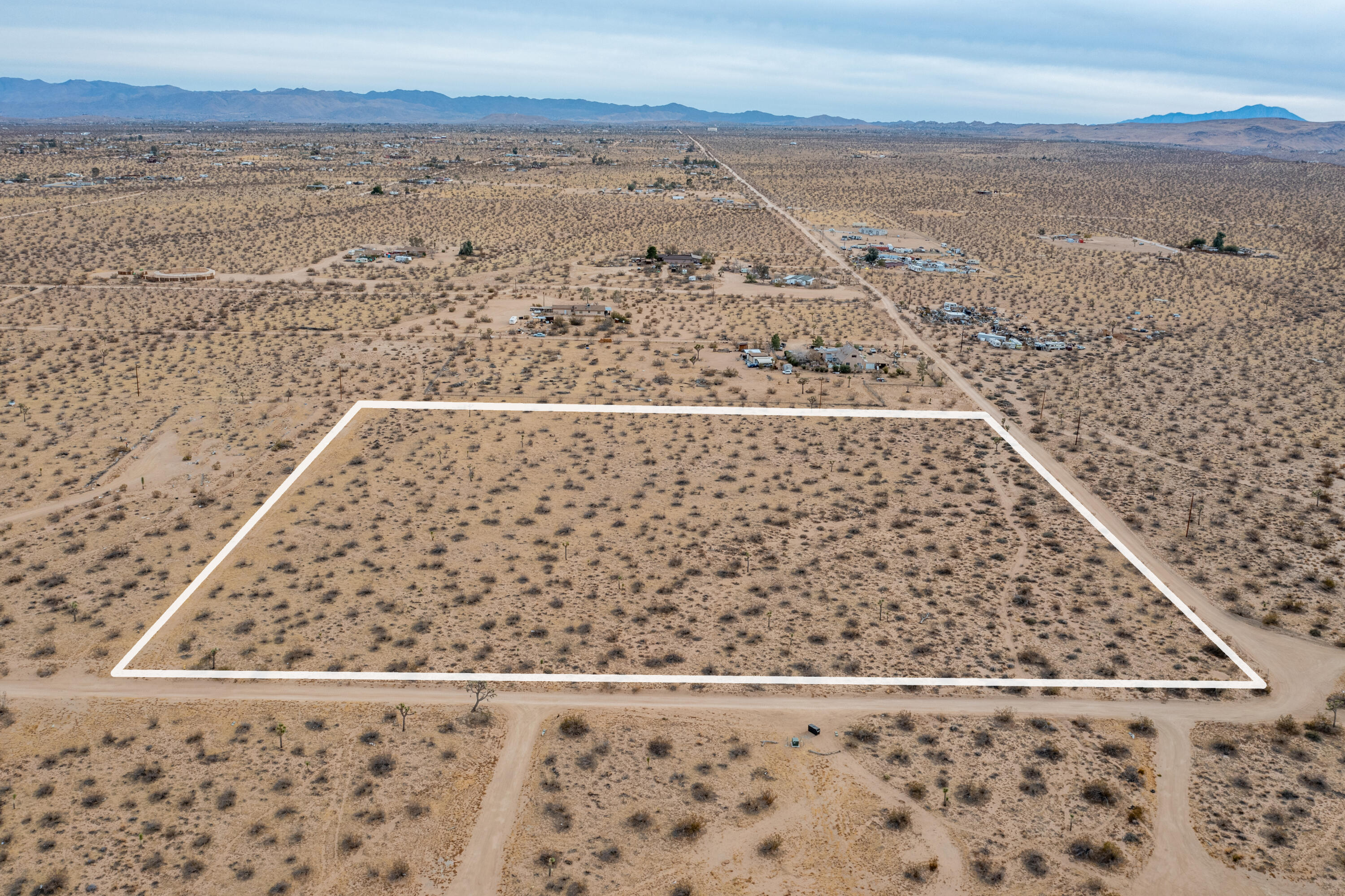 57755 Boo Lane Yucca Valley, CA 92284 - Photo 8 of 13